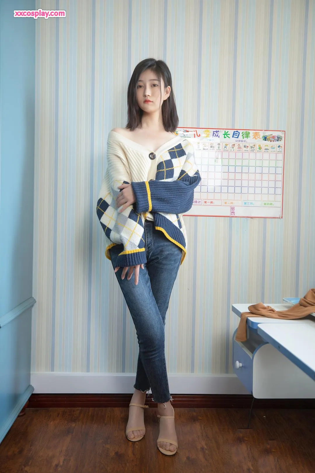 Nianniannian - Ziran: Cozy Bedroom Tease